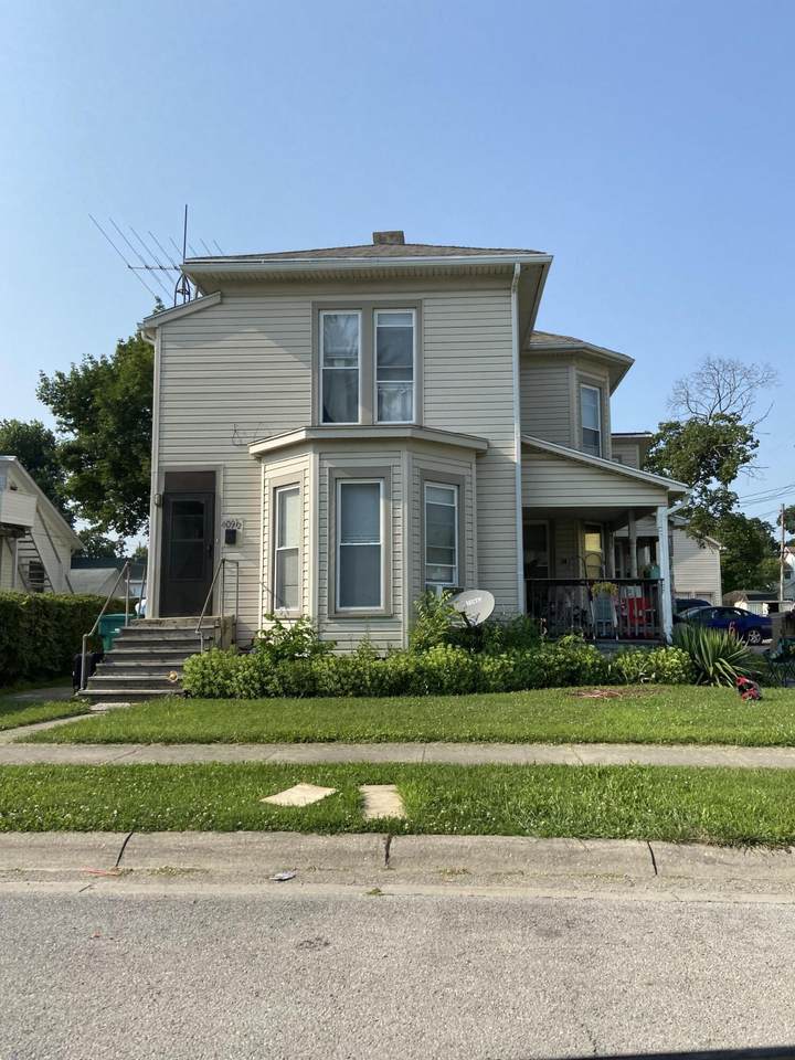 409 Jefferson - Photo 1