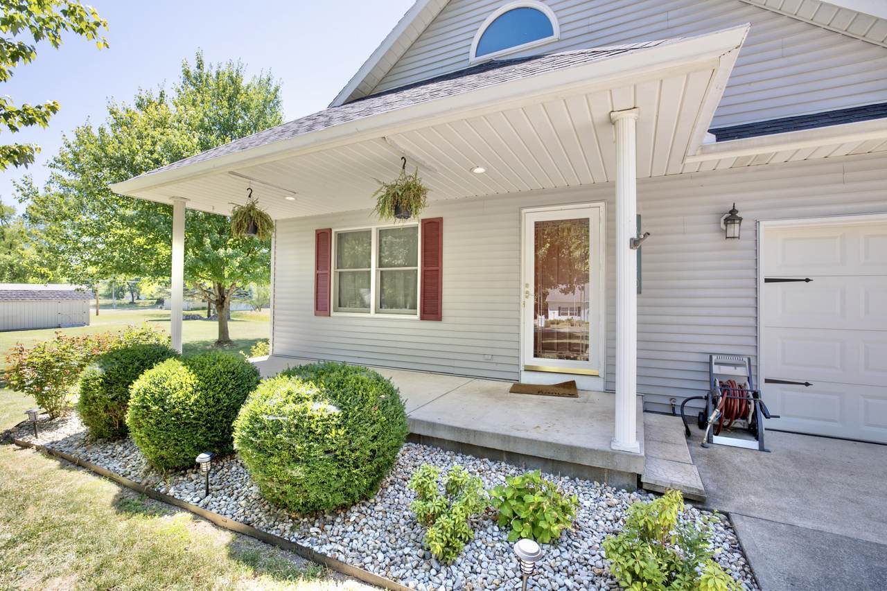 16130 Elm Avenue - Photo 1