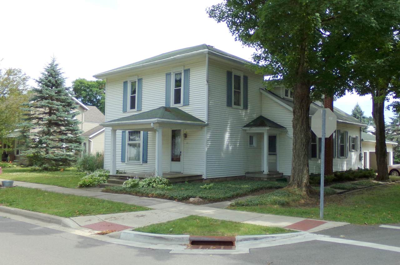217 Baird Street - Photo 1