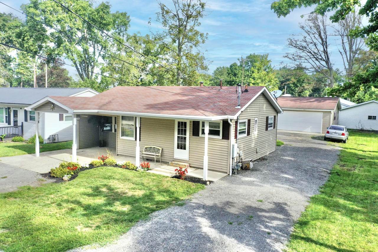 9464 Cottonwood Drive - Photo 1