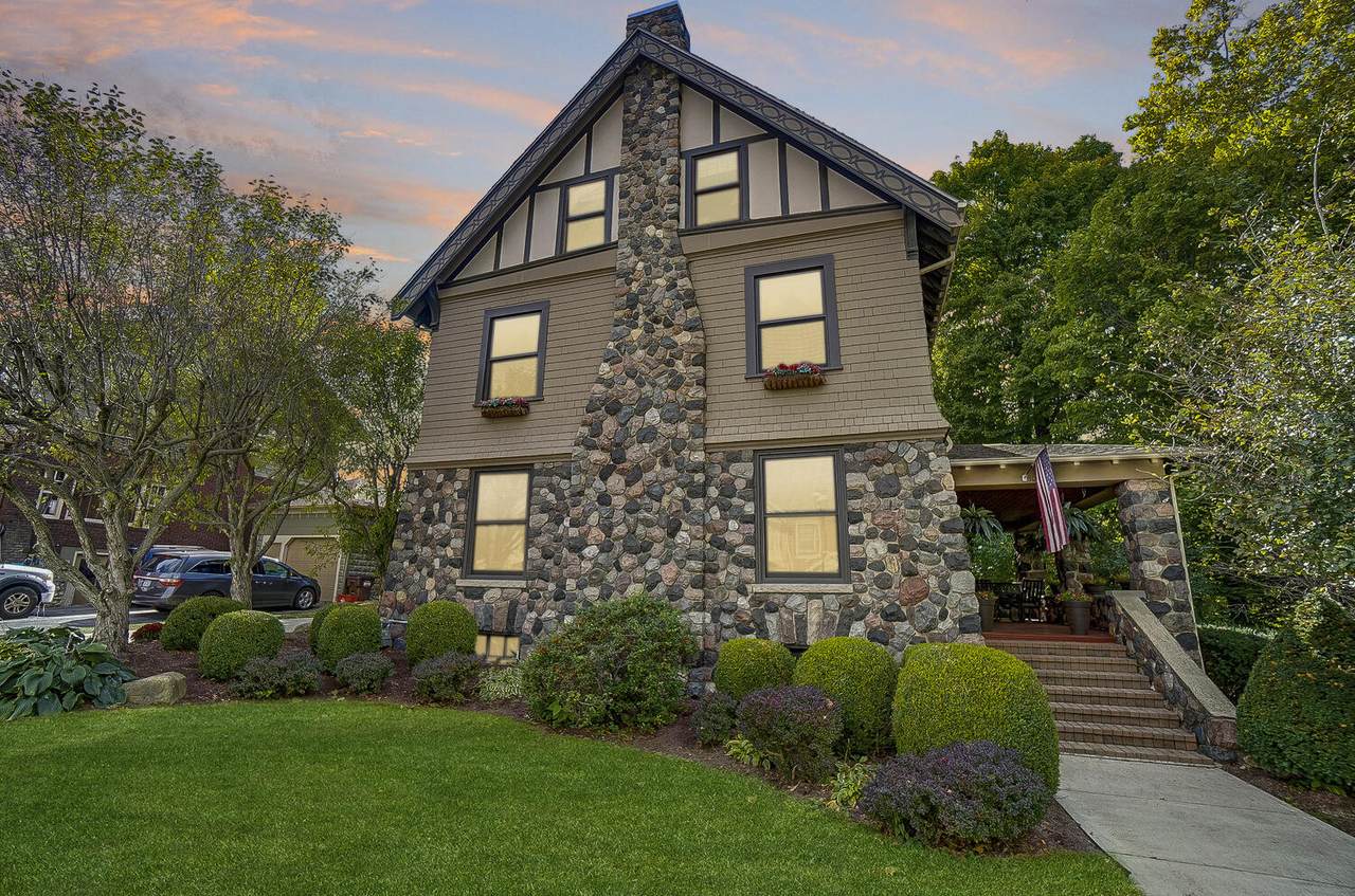 102 Broadway Street - Photo 1