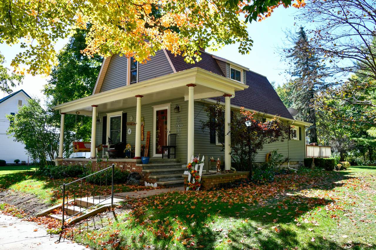 208 Maple Street - Photo 1
