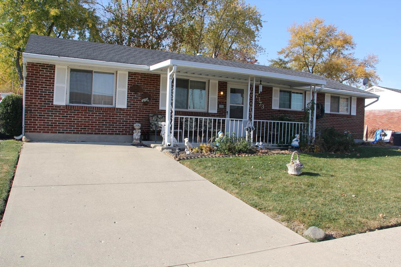 7373 Chatlake Drive - Photo 1