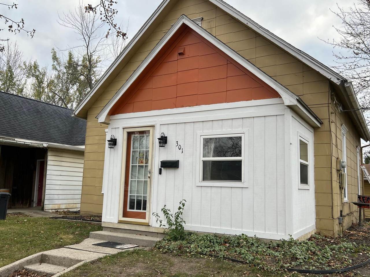 301 Vine Street - Photo 1