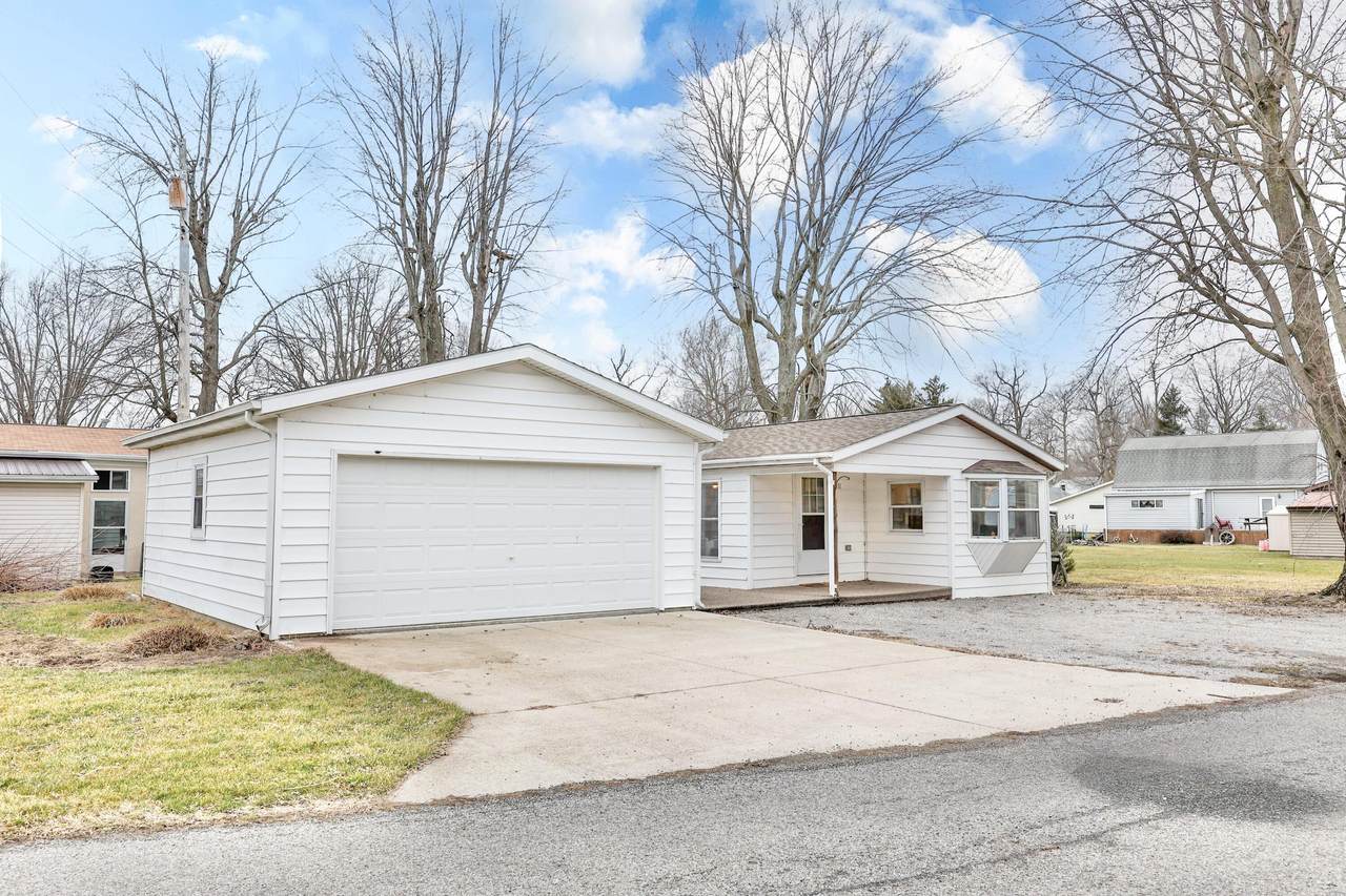7711 Thorn Avenue - Photo 1