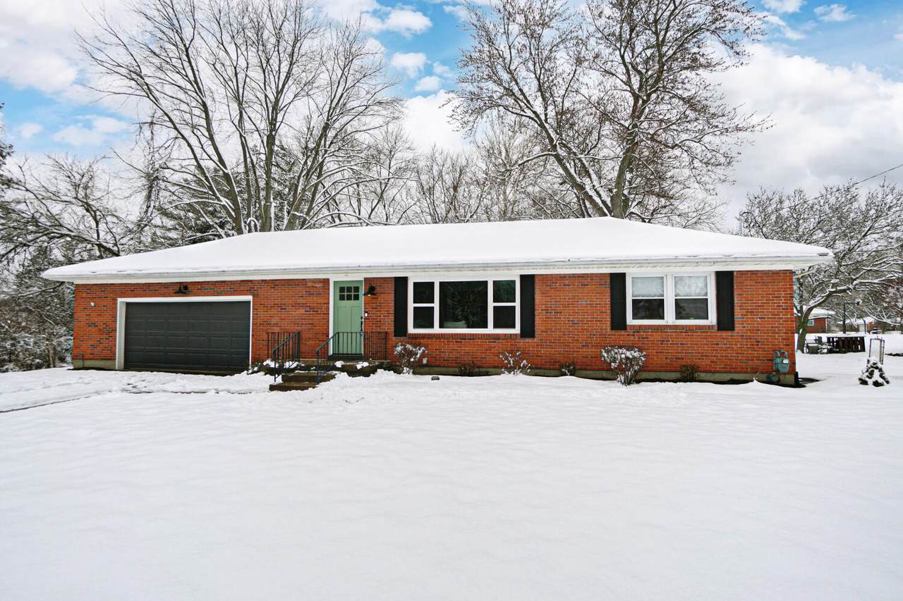 916 Wellington Drive - Photo 1
