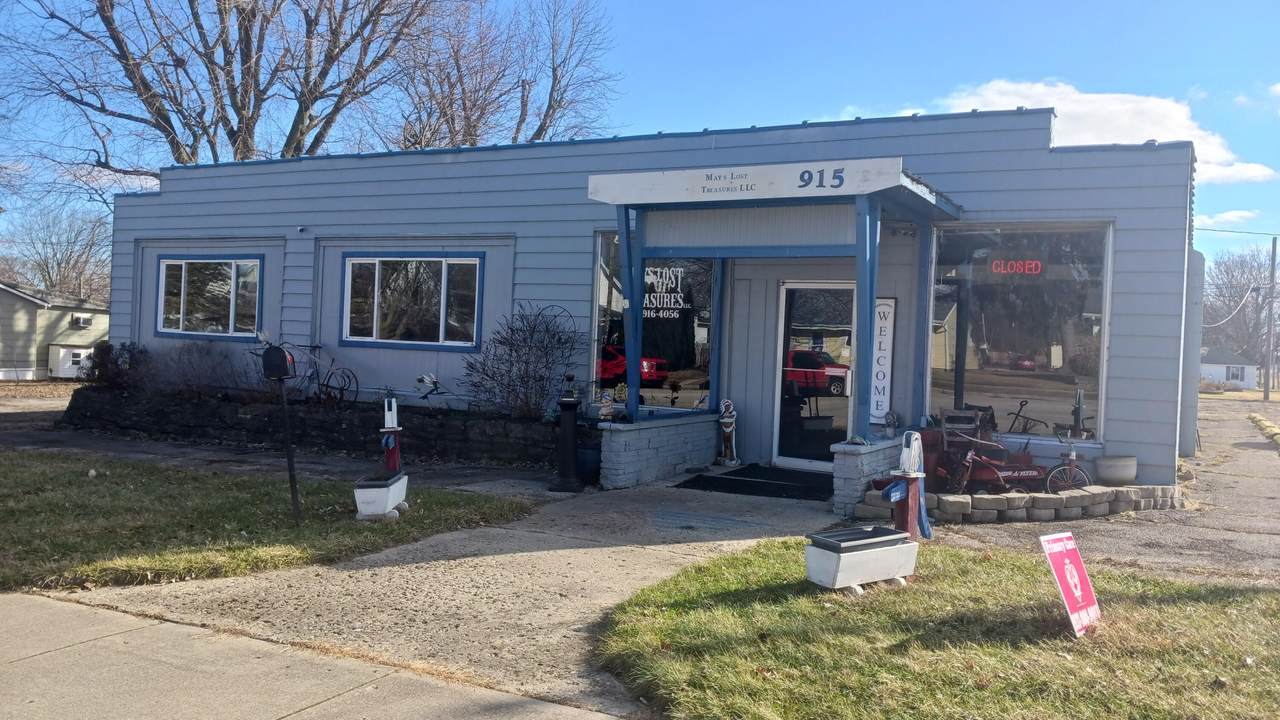 915 Clark Avenue - Photo 1