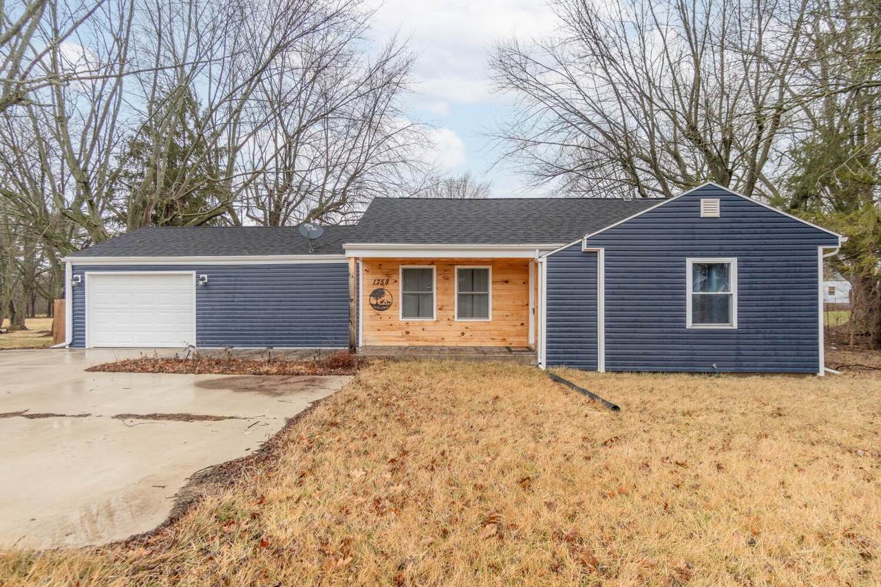 1758 Hume Road - Photo 1