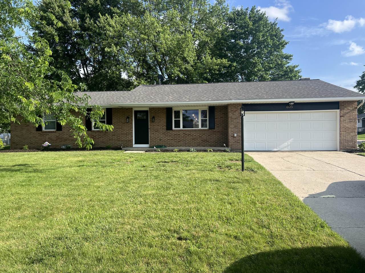 605 Arrowhead Drive - Photo 1