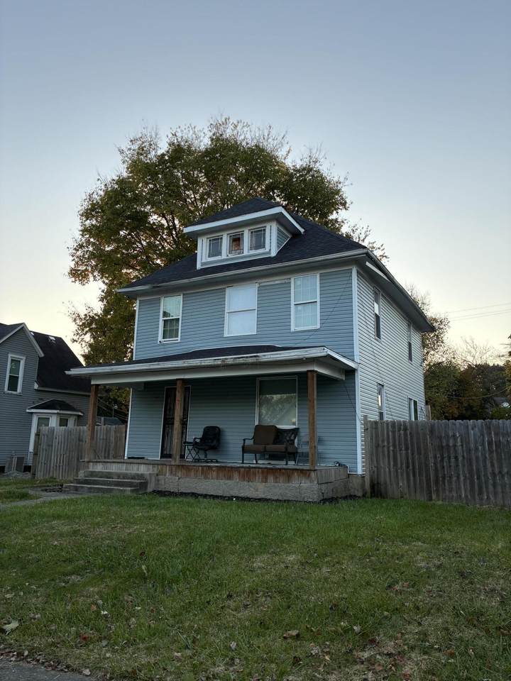 1619 Center Boulevard - Photo 1
