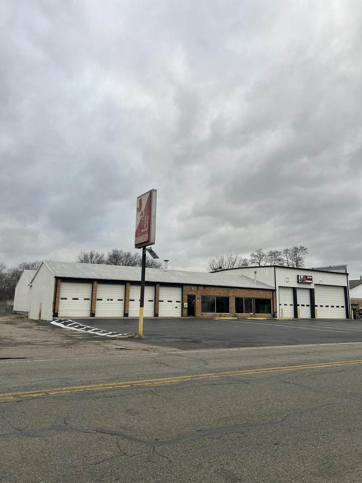 2547 Valley - Photo 1