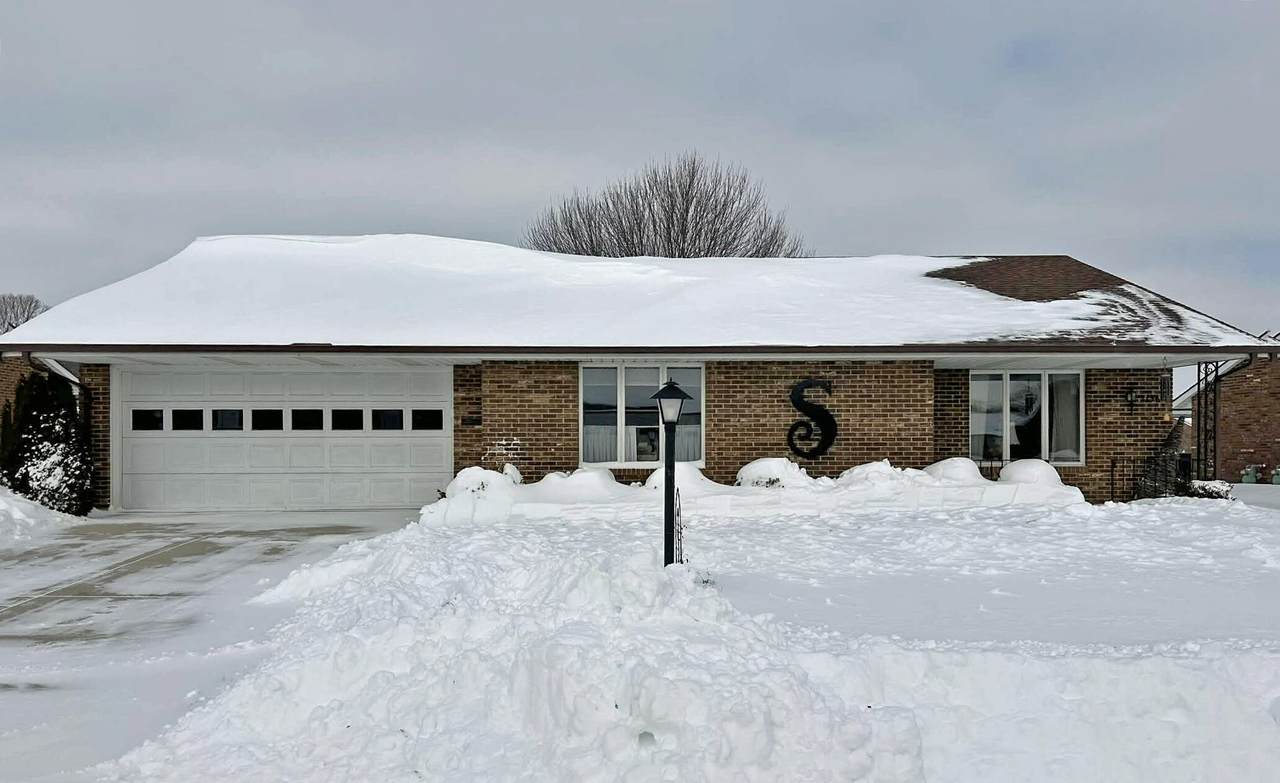 1136 Foxboro Road - Photo 1