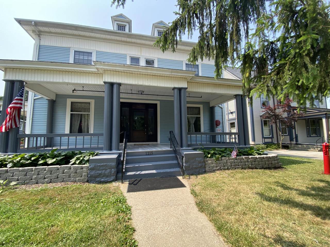 1215 High Street - Photo 1