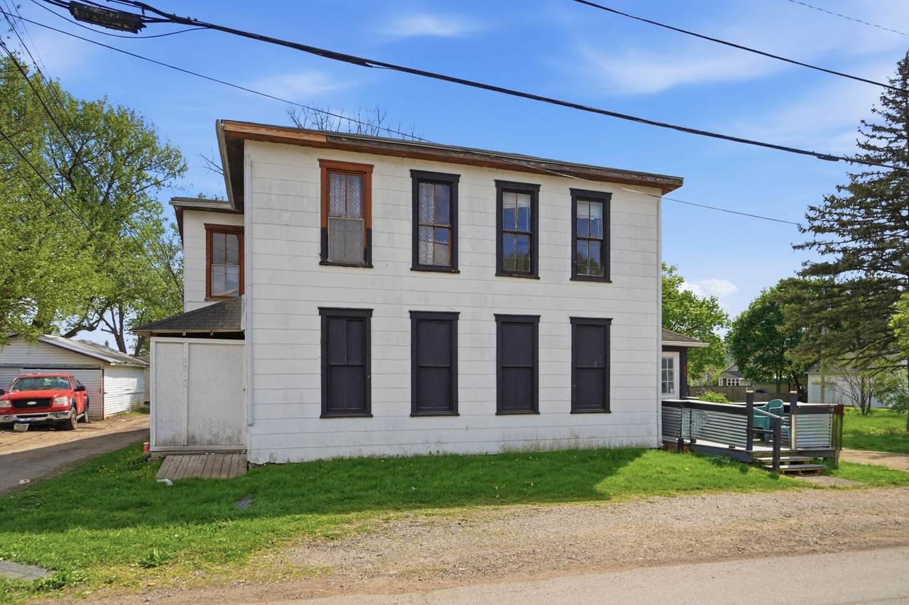 517 Broadway Street - Photo 1