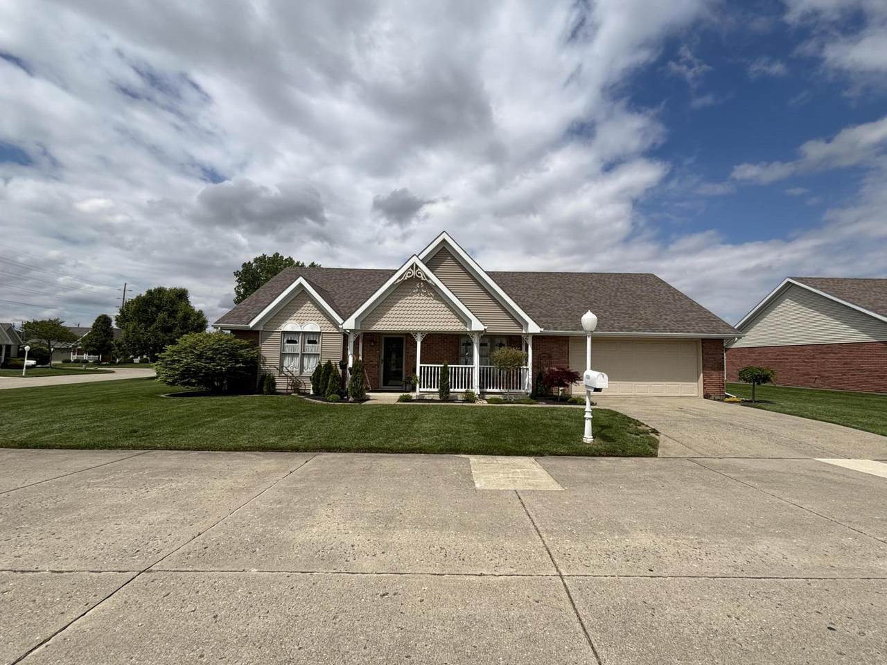 1524 New Castle Lane - Photo 1