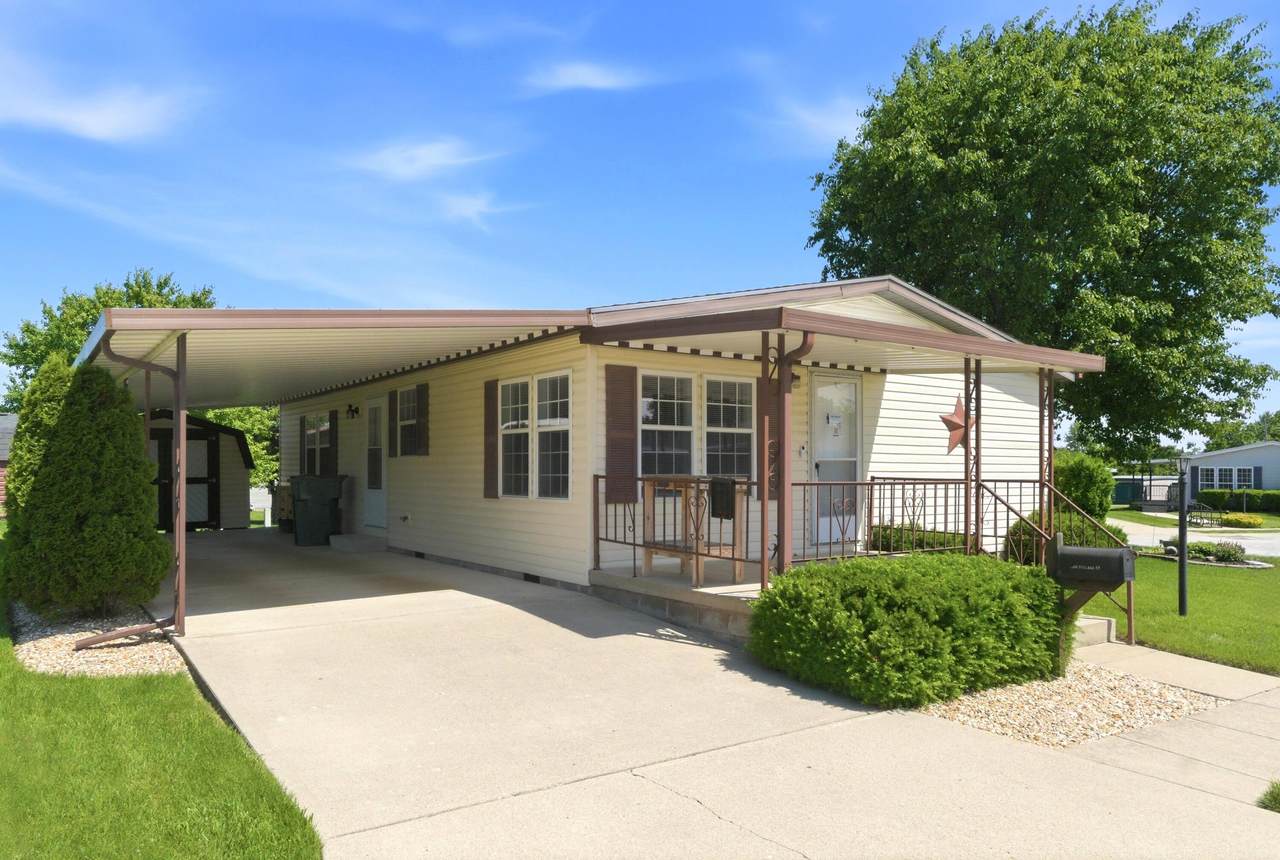 306 Village Court - Photo 1