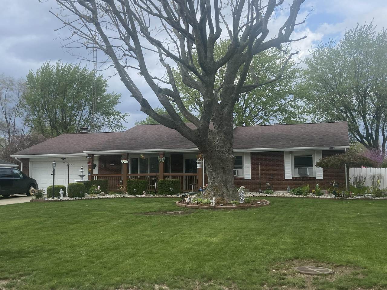 726 Gardenwood Drive - Photo 1
