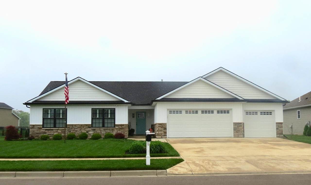 546 Loxley Lane - Photo 1