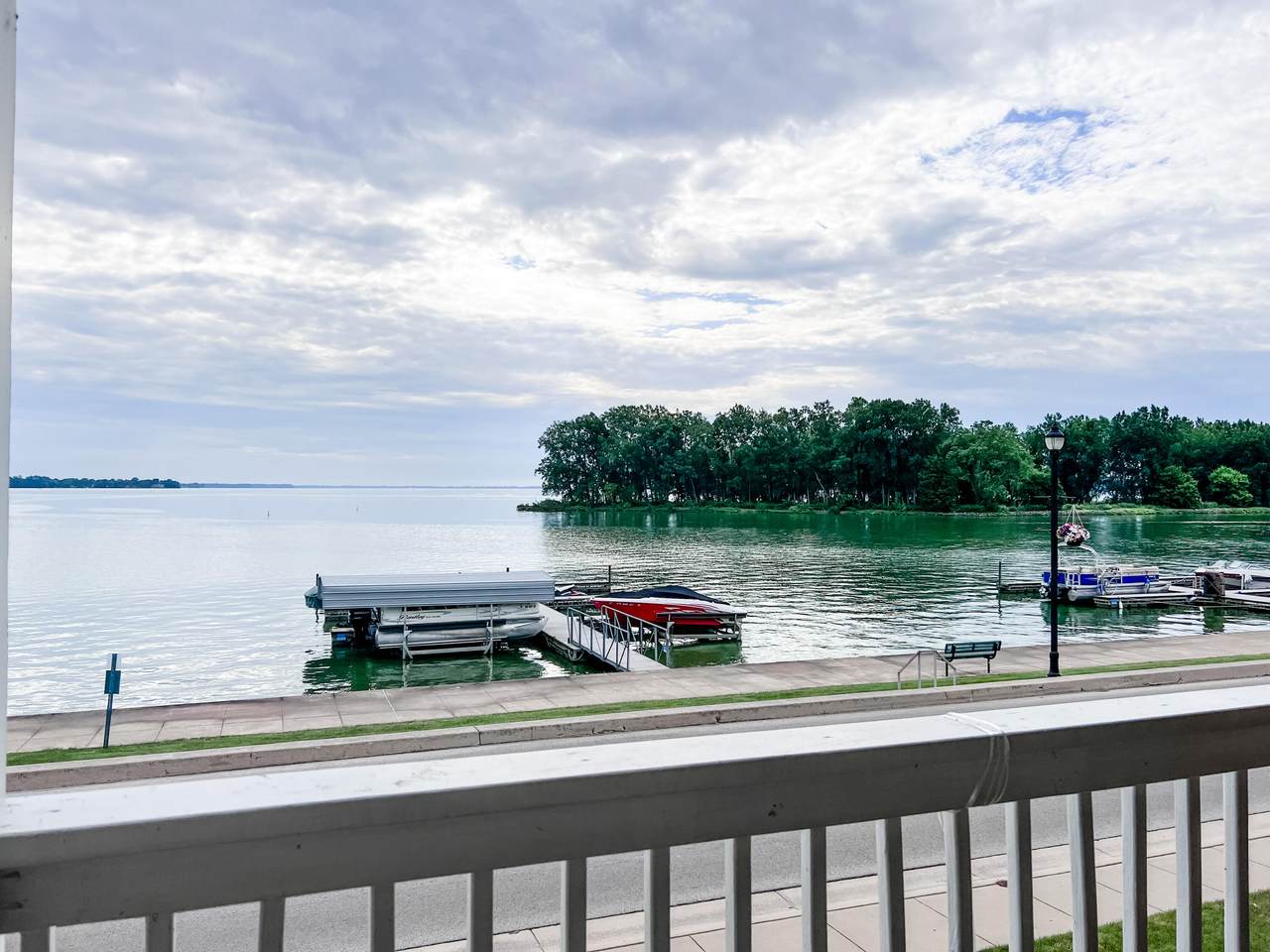 1135 Bank - Photo 1