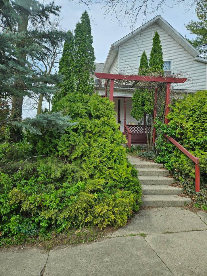 637 Livingston Street - Photo 1