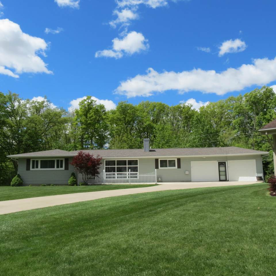 309 Hillcrest Court - Photo 1