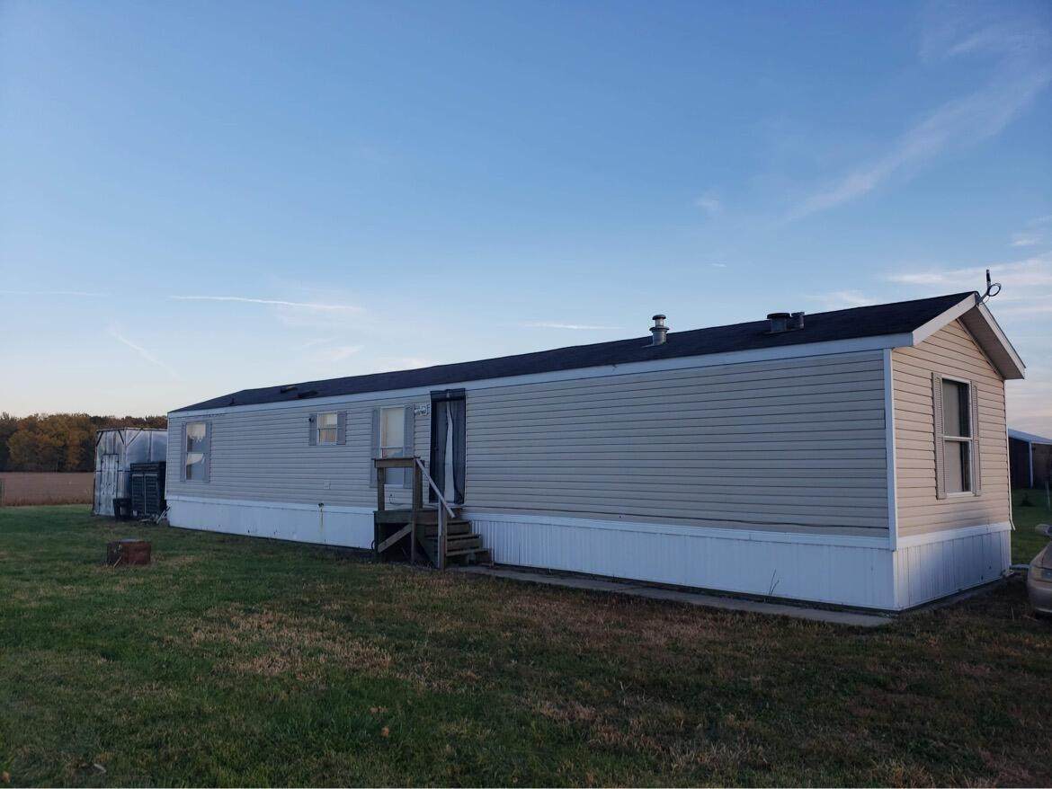 10548 Township Rd 84 - Photo 1