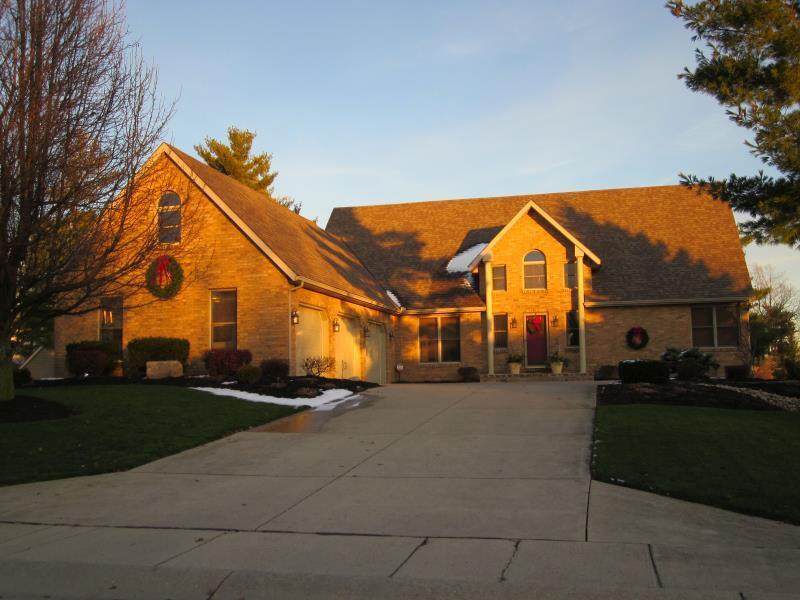 105 Greenridge Drive - Photo 1