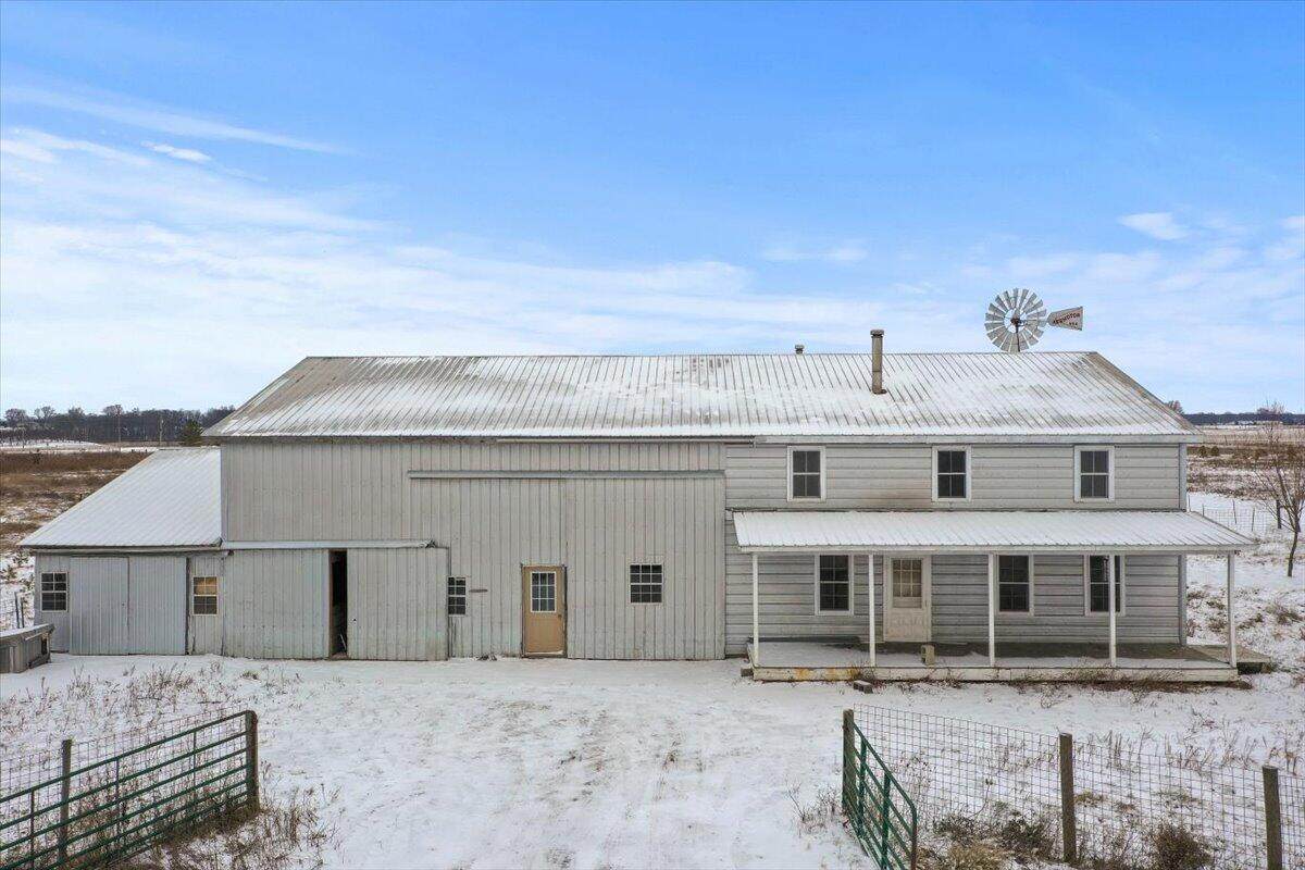 8518 Township Road 207 - Photo 1