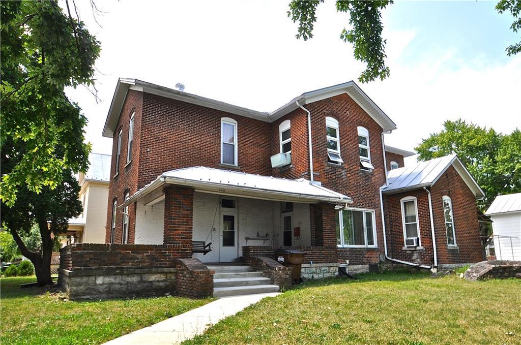 300 Gray Avenue - Photo 1