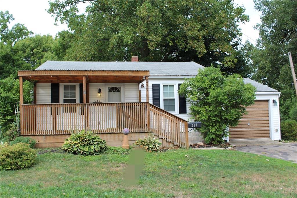 217 Stanley - Photo 1