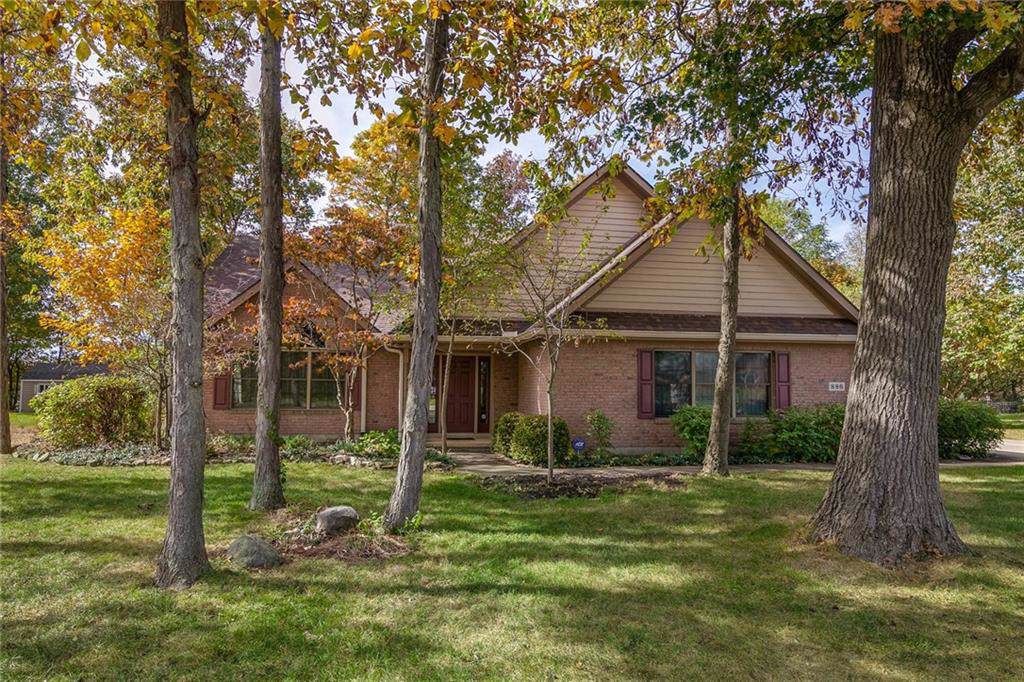 886 Brookwood - Photo 1