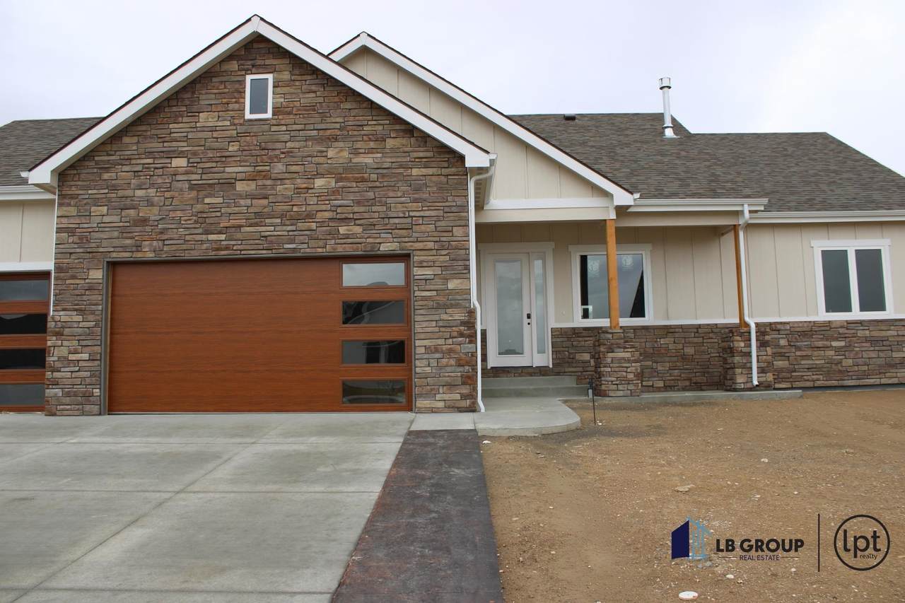 2740 Heathrow Avenue - Photo 1