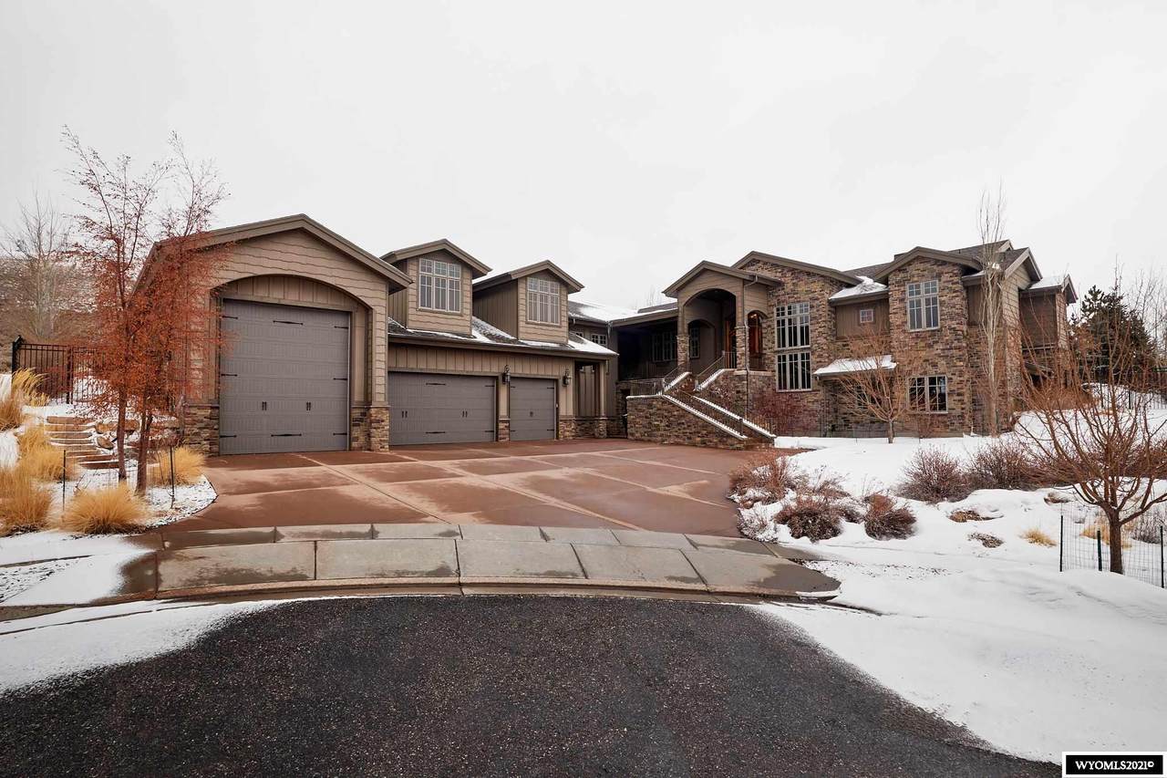 221 Kingfisher Avenue - Photo 1