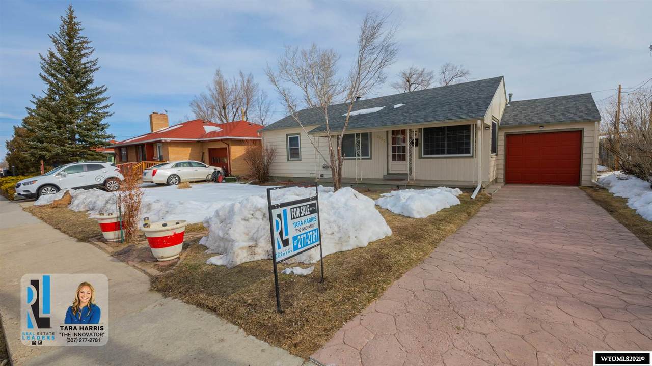 1132 20th Street - Photo 1