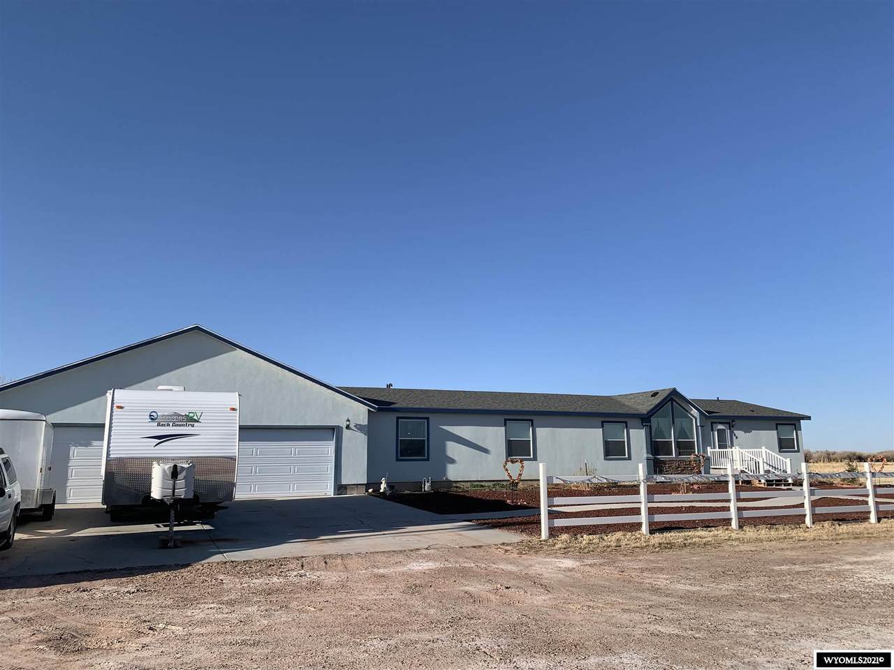 469 East St - Photo 1