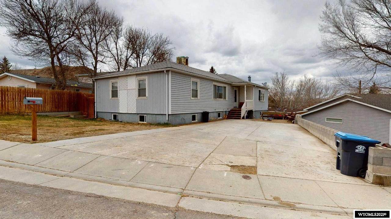 440 Clark Street - Photo 1