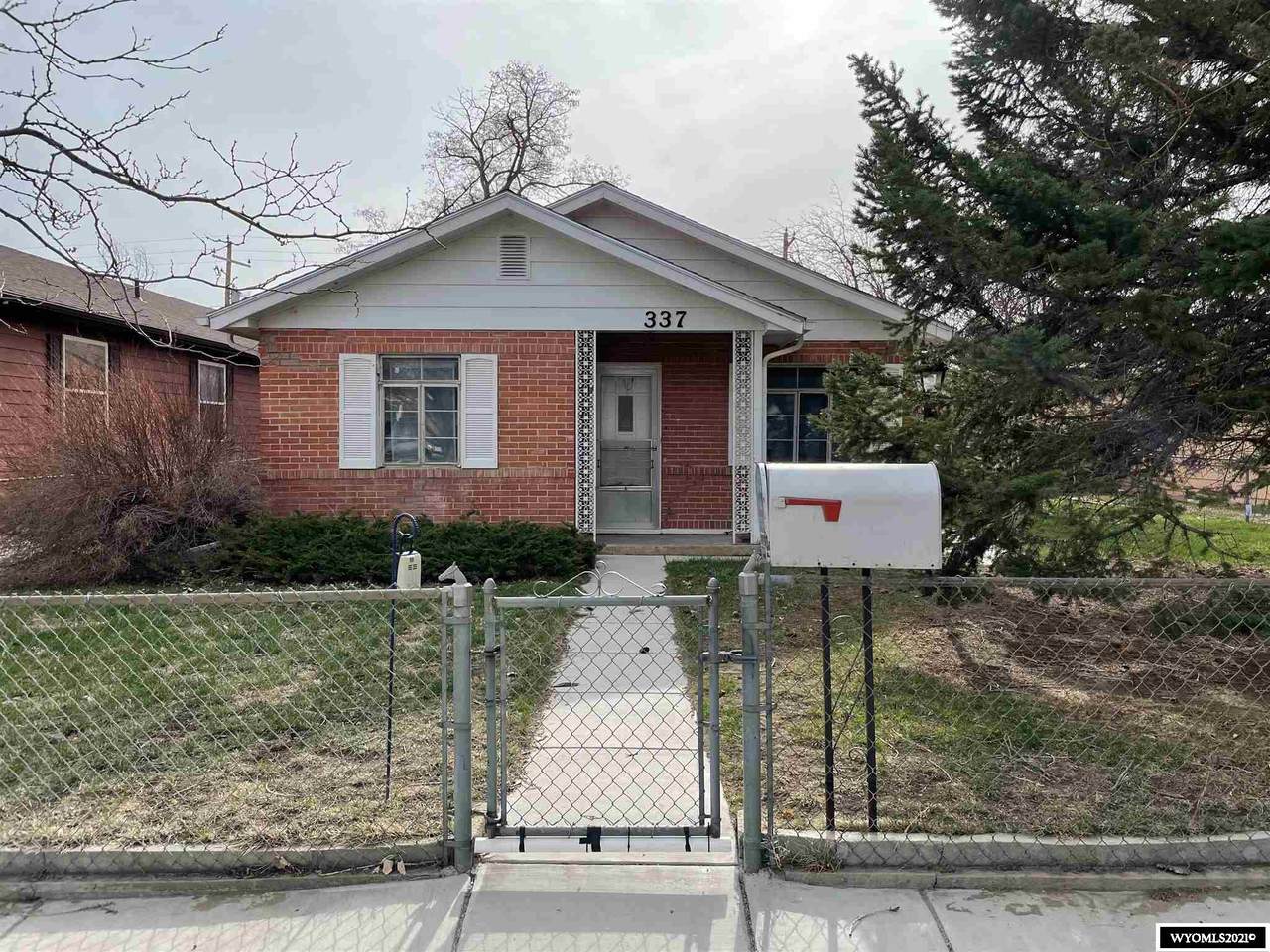 337 Lowell - Photo 1