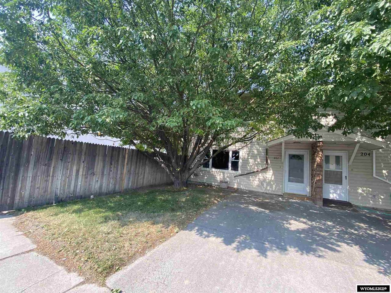 202 Parkcrest Way - Photo 1