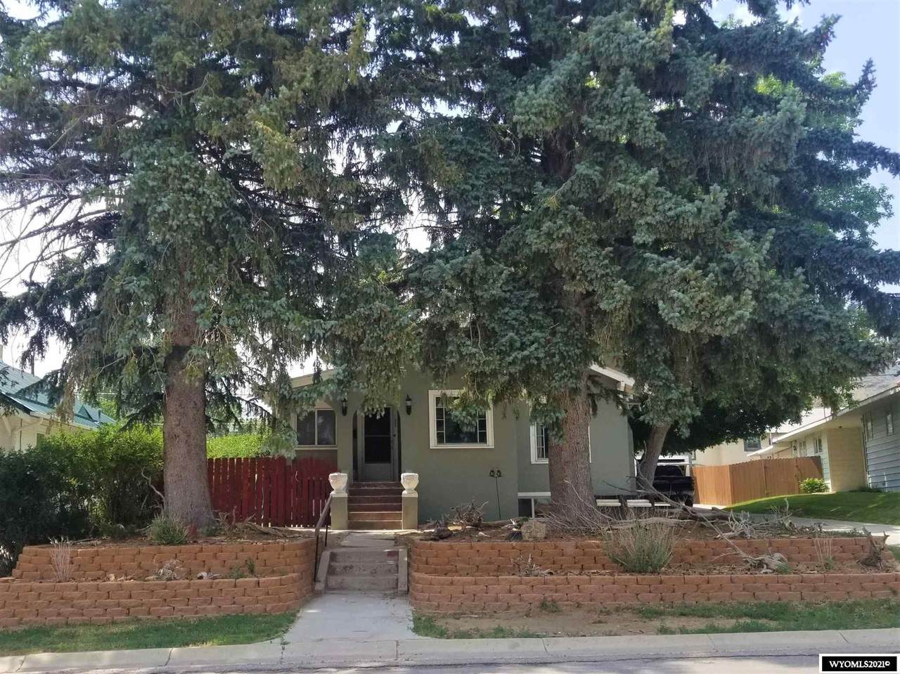 922 12TH Street - Photo 1