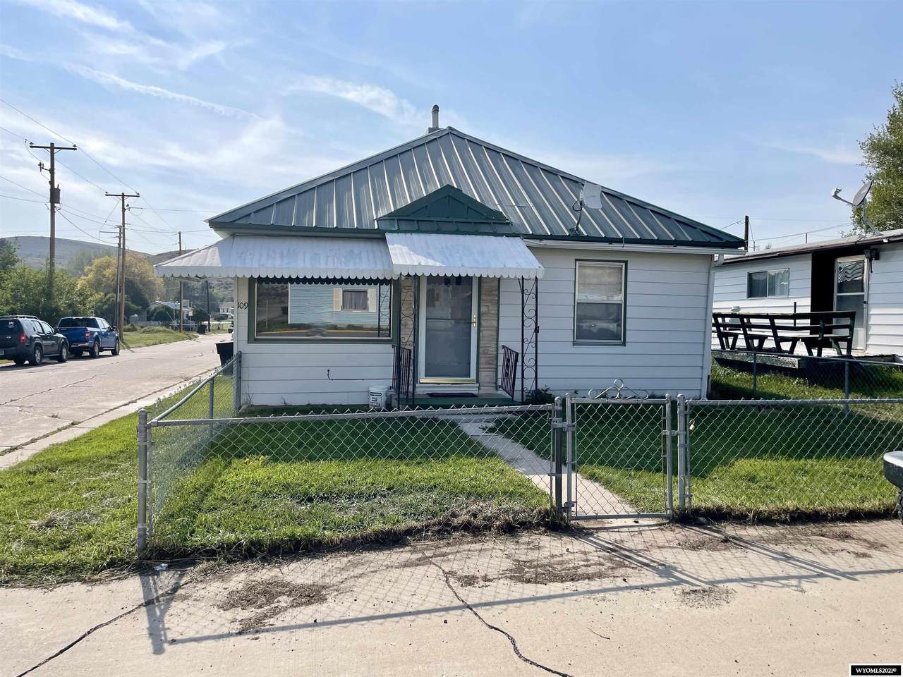 109 Diamondville Ave - Photo 1