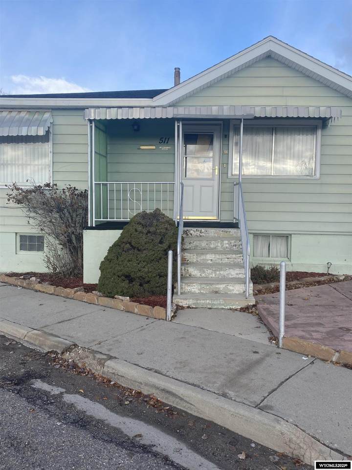 511 Railroad Avenue - Photo 1