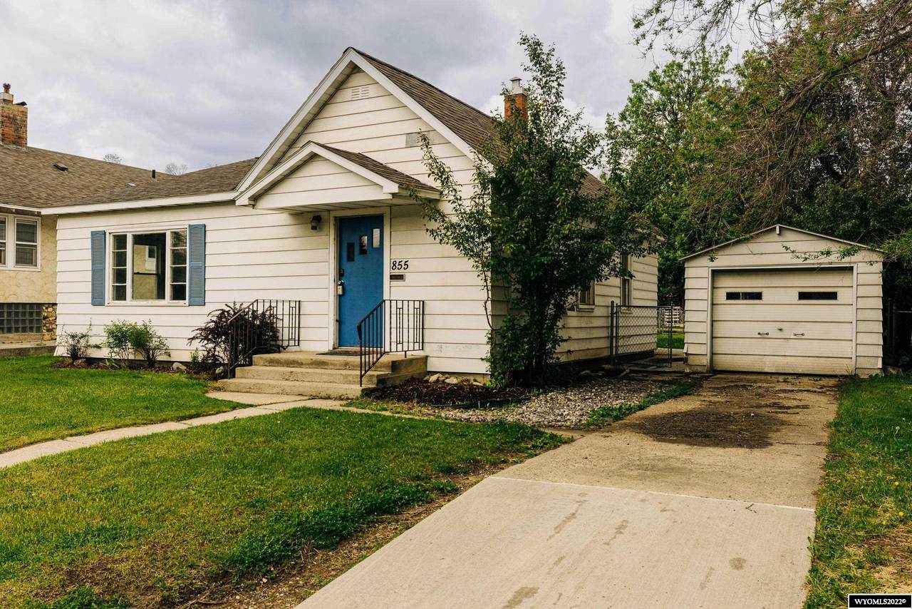 855 Loucks Street - Photo 1