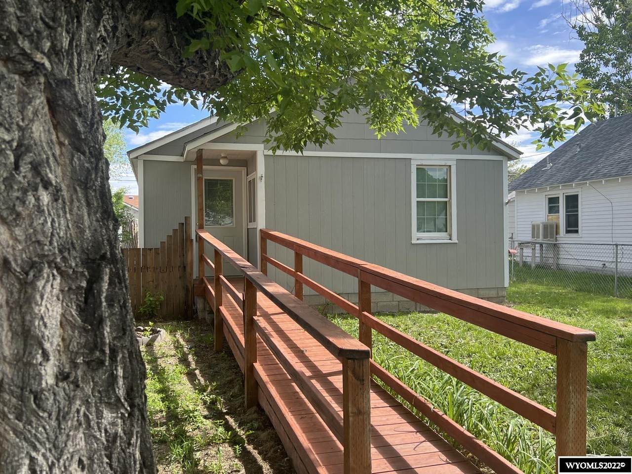 1015 Lincoln Avenue - Photo 1