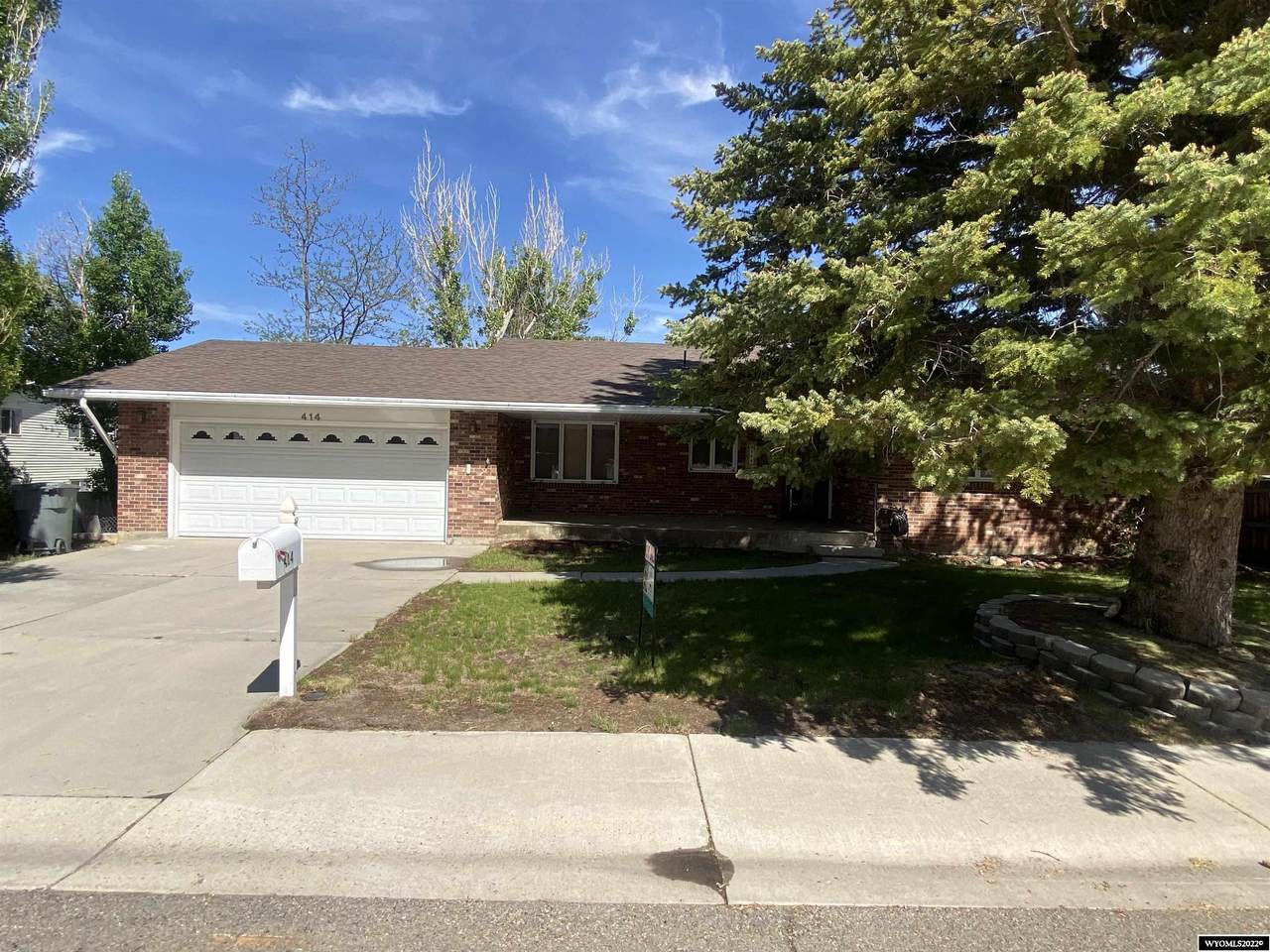 414 Sapphire Street - Photo 1