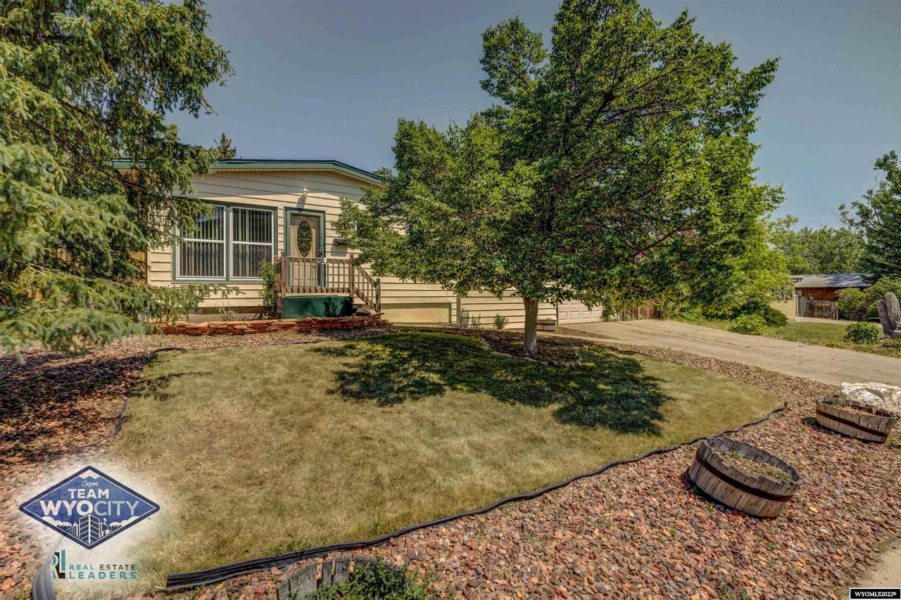 1920 Brentwood Drive - Photo 1