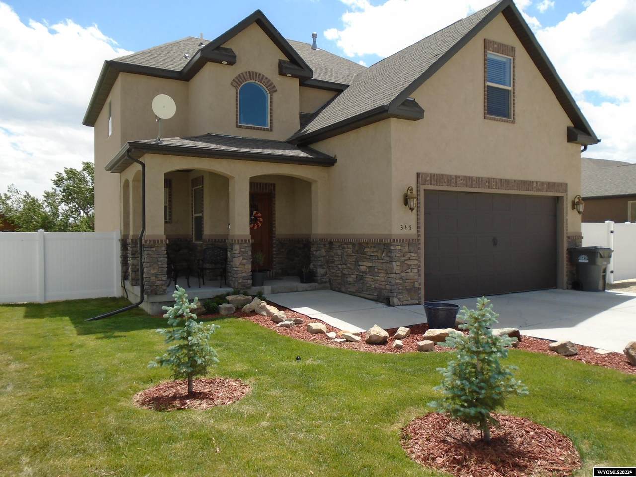 345 Pinnacle Drive - Photo 1