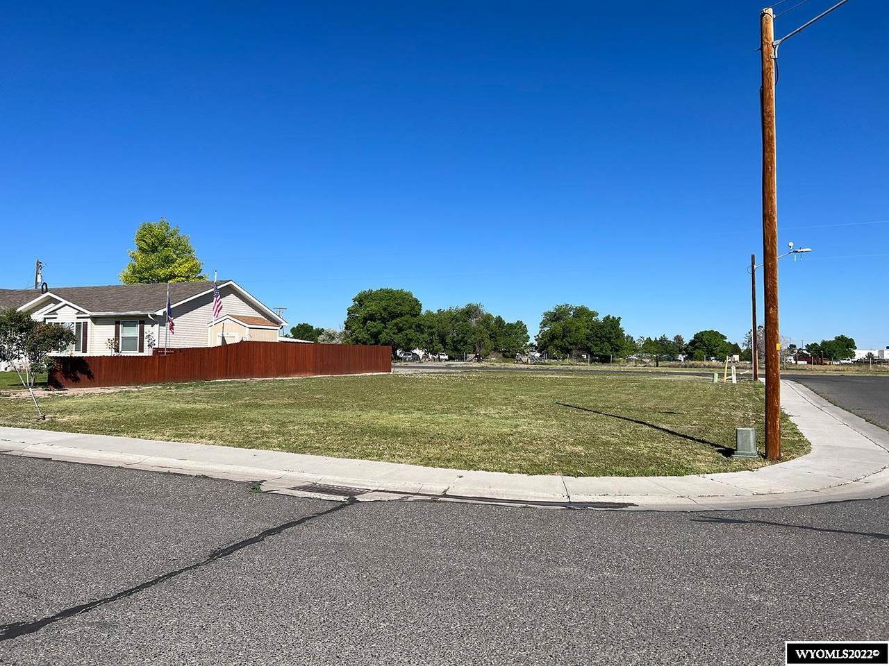 000 Pinecrest Street - Photo 1