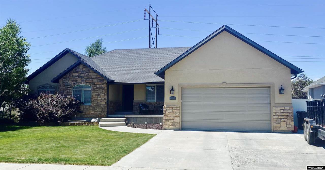 1016 Peachwood Drive - Photo 1