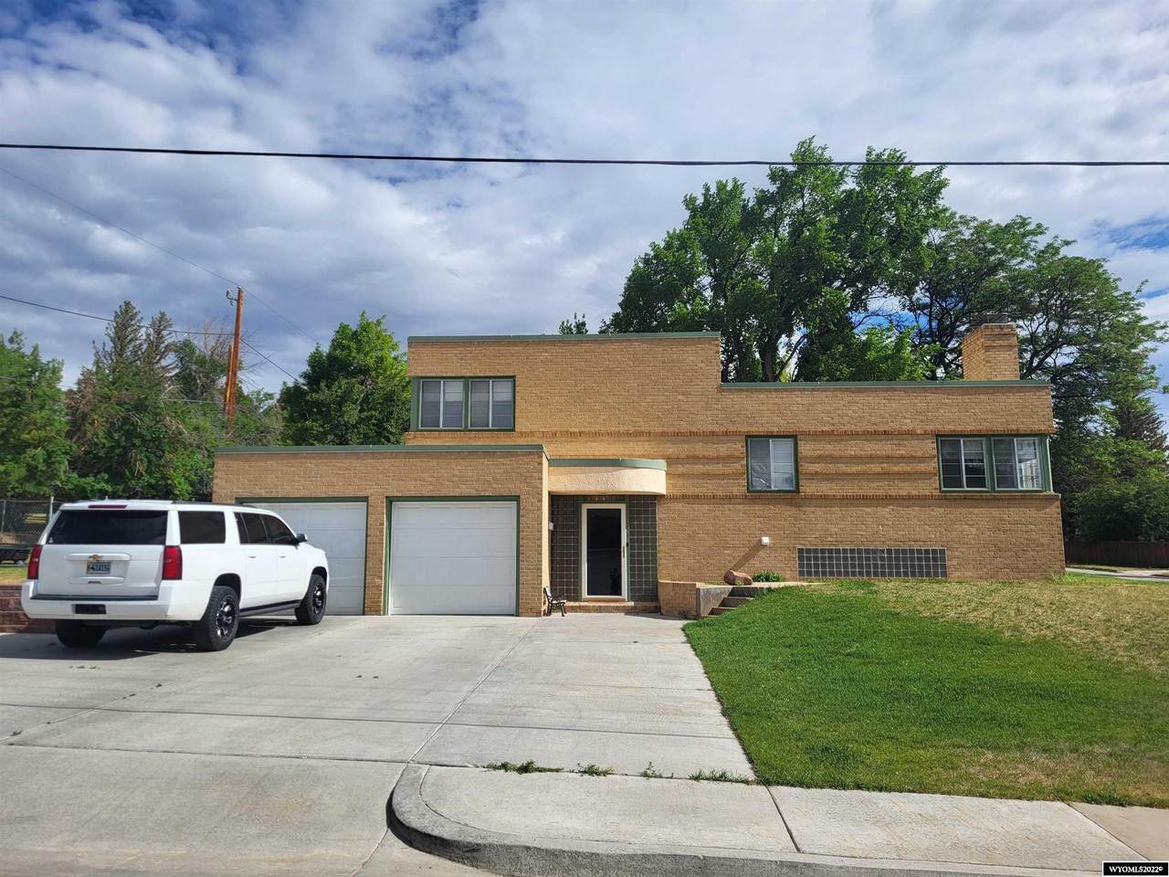 1405 Maple - Photo 1