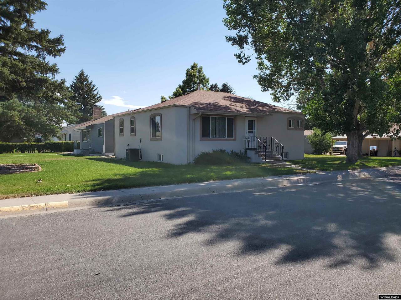 639 E 24th Ave - Photo 1
